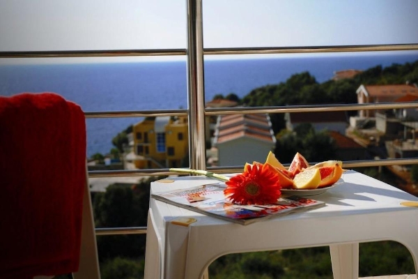 Hotel Apartments De Lara (Bar)